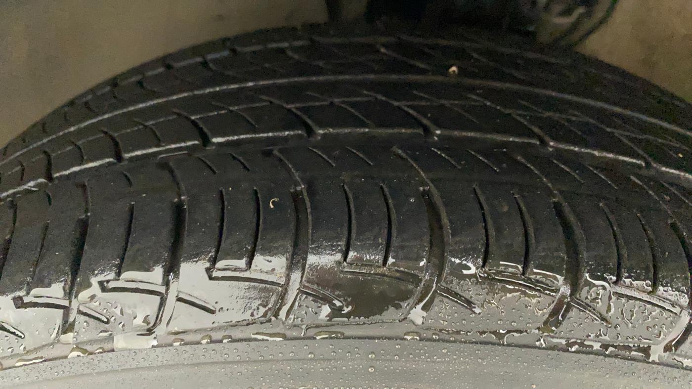 2022 Volkswagen Polo COMFORTLINE 1.0L TSI AT, Petrol, Automatic, 36,797 km, Left Front Tyre Tread