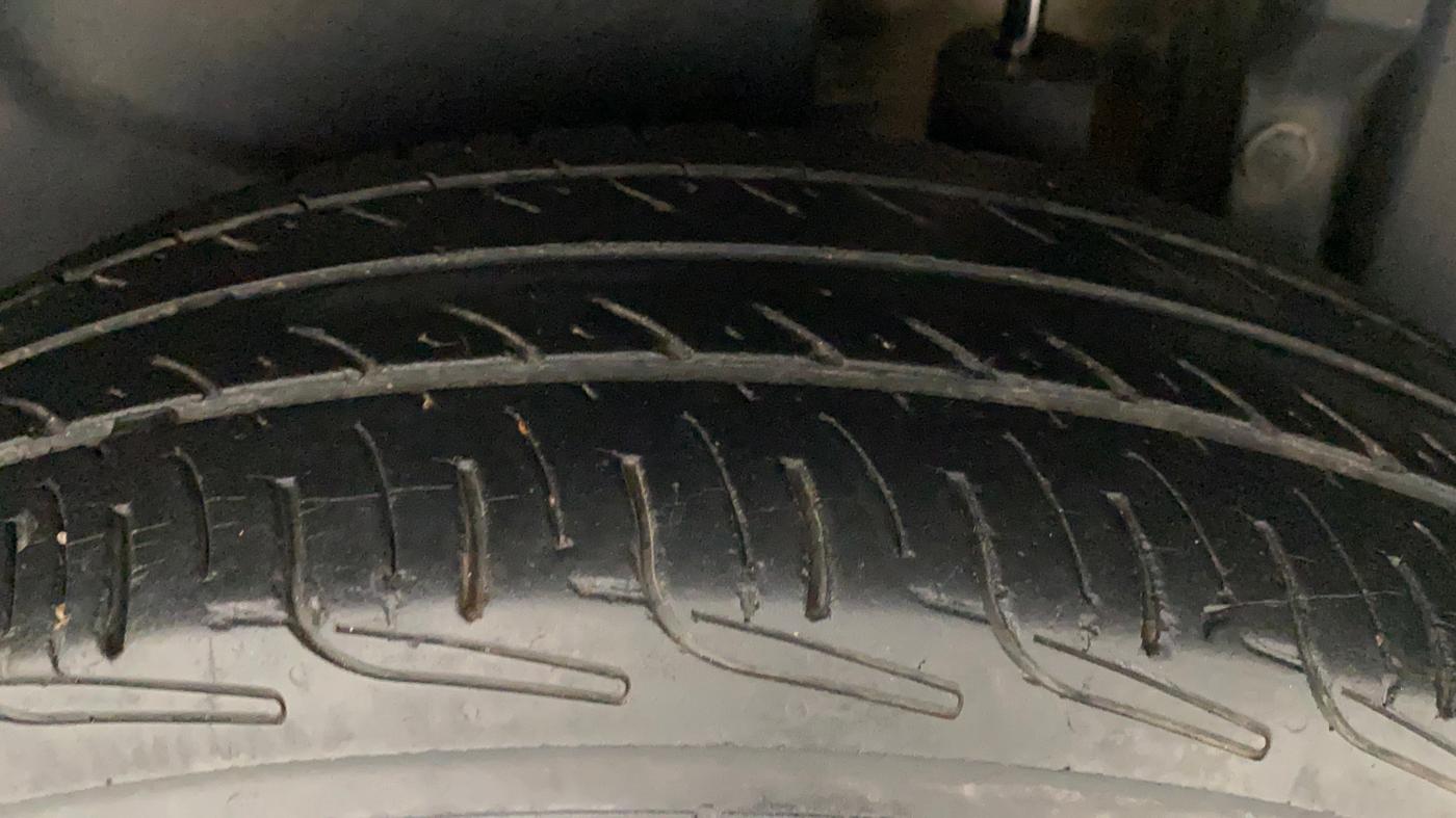 2014 Maruti Swift Dzire VXI, Petrol, Manual, 59,902 km, Left Rear Tyre Tread