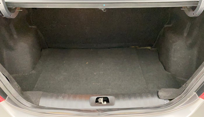 2014 Maruti Swift Dzire VXI, Petrol, Manual, 59,902 km, Boot Inside