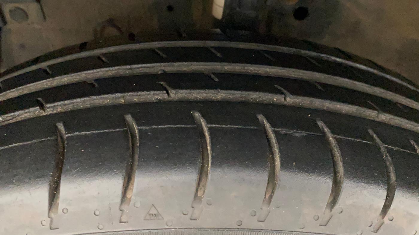 2014 Maruti Swift Dzire VXI, Petrol, Manual, 59,902 km, Left Front Tyre Tread