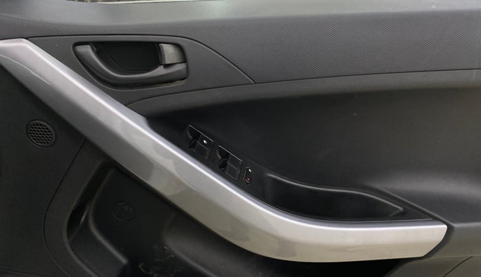 2021 Tata NEXON XM DIESEL, Diesel, Manual, 44,718 km, Driver Side Door Panels Control