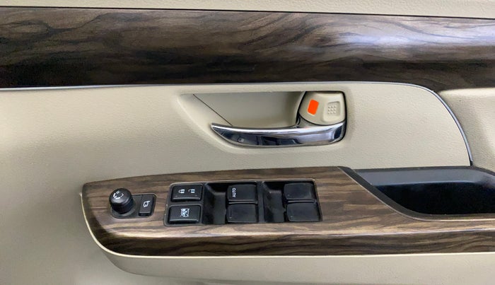 2020 Maruti Ertiga ZXI SHVS, Petrol, Manual, 92,361 km, Driver Side Door Panels Control