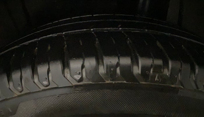2020 Maruti Ertiga ZXI SHVS, Petrol, Manual, 92,361 km, Left Rear Tyre Tread