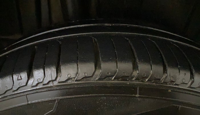 2020 Maruti Ertiga ZXI SHVS, Petrol, Manual, 92,361 km, Right Rear Tyre Tread