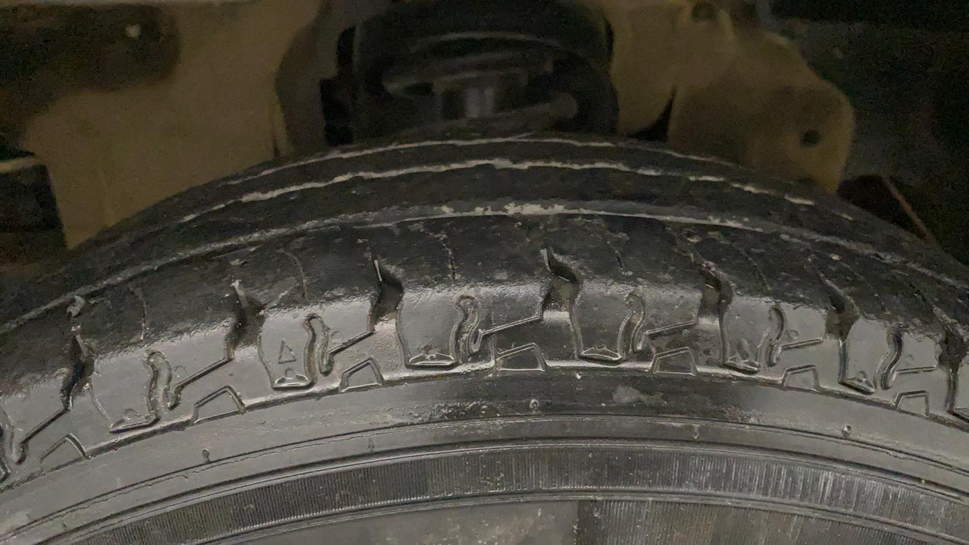 2017 Mahindra Scorpio S3, Diesel, Manual, 69,802 km, Left Front Tyre Tread