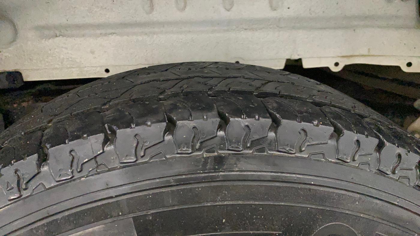 2017 Mahindra Scorpio S3, Diesel, Manual, 69,802 km, Left Rear Tyre Tread