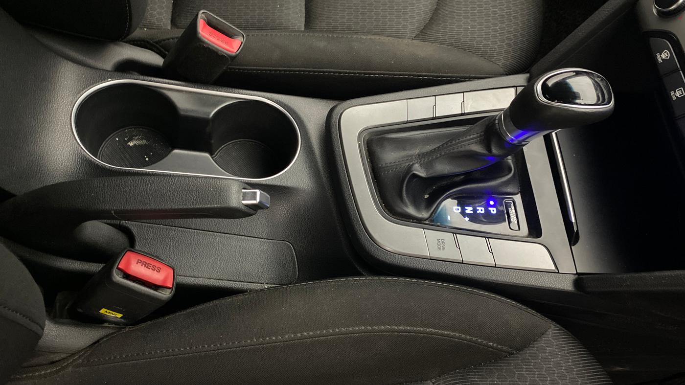 2018 Hyundai New Elantra 2.0 SX AT PETROL, Petrol, Automatic, 37,650 km, Gear Lever