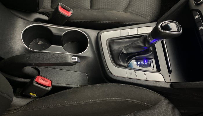 2018 Hyundai New Elantra 2.0 SX AT PETROL, Petrol, Automatic, 36,922 km, Gear Lever