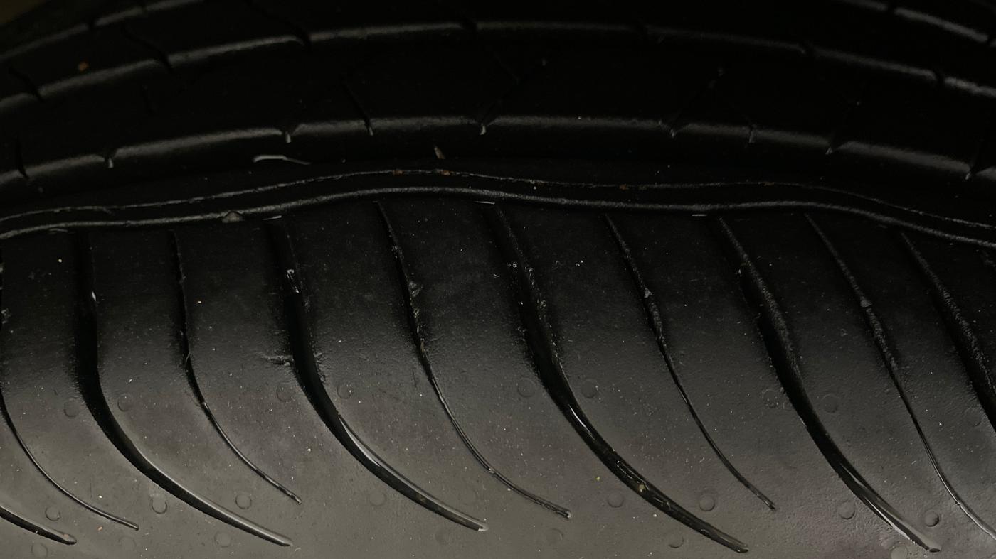 2018 Hyundai New Elantra 2.0 SX AT PETROL, Petrol, Automatic, 37,650 km, Right Rear Tyre Tread