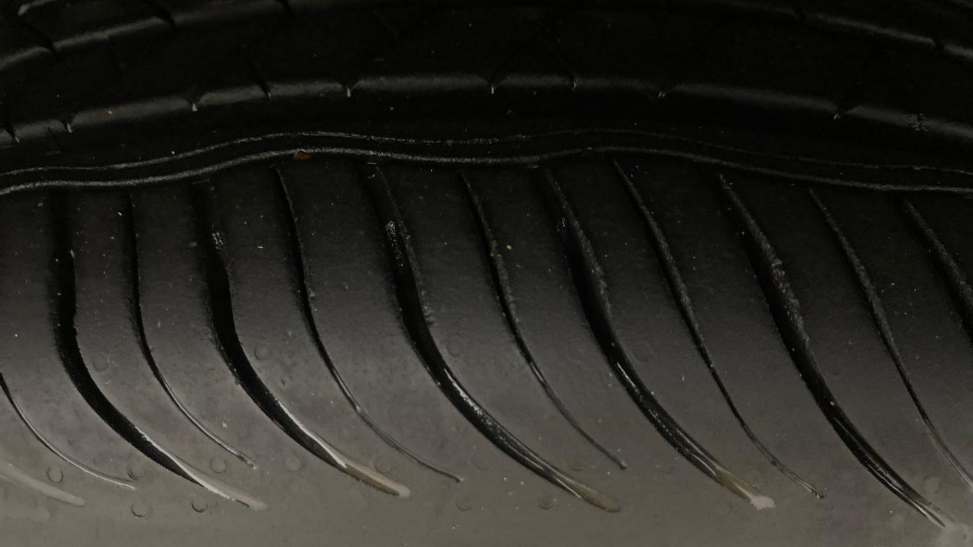 2018 Hyundai New Elantra 2.0 SX AT PETROL, Petrol, Automatic, 37,650 km, Left Front Tyre Tread