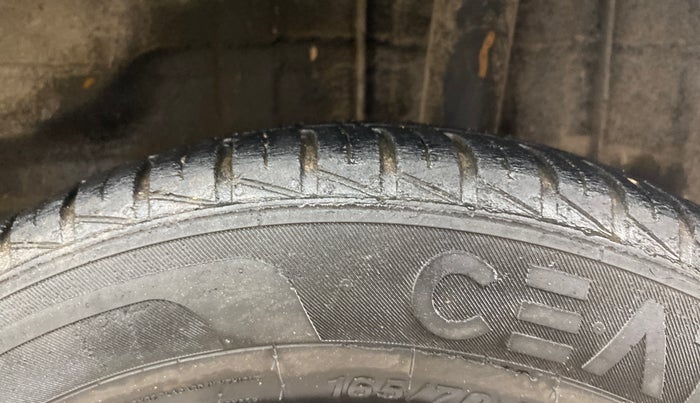 2021 Renault Kwid RXT 1.0 AMT (O), Petrol, Automatic, 60,243 km, Left Rear Tyre Tread