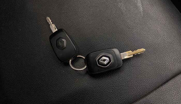 2021 Renault Kwid RXT 1.0 AMT (O), Petrol, Automatic, 60,243 km, Key Close Up