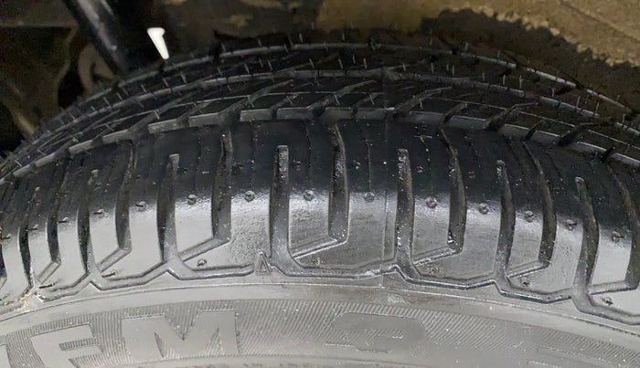 2017 Maruti Wagon R 1.0 VXI OPT, Petrol, Manual, 1,13,131 km, Right Rear Tyre Tread