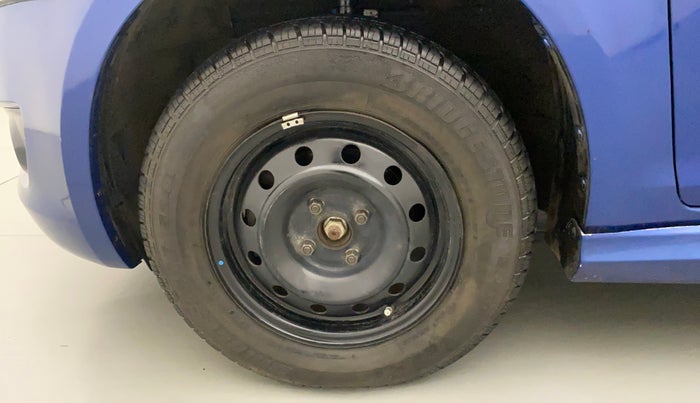 2014 Maruti Swift VXI, Petrol, Manual, 70,860 km, Left Front Wheel