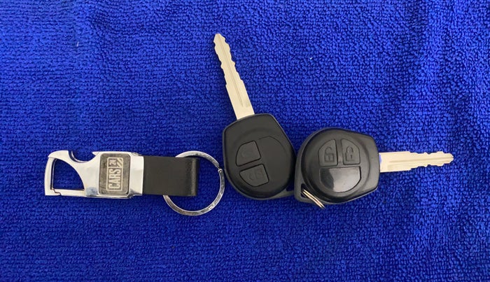 2014 Maruti Swift VXI, Petrol, Manual, 70,860 km, Key Close Up