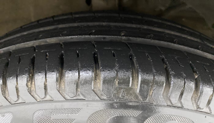 2018 Maruti Dzire VXI AMT, Petrol, Automatic, 53,041 km, Right Front Tyre Tread
