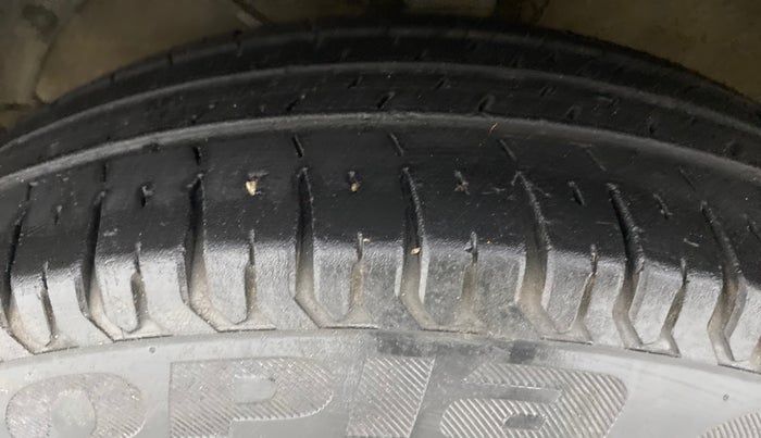 2018 Maruti Dzire VXI AMT, Petrol, Automatic, 53,041 km, Left Front Tyre Tread