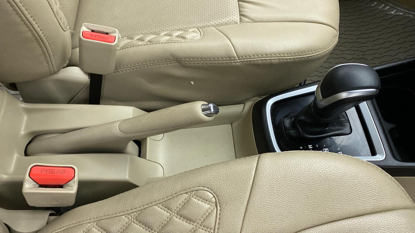 2018 Maruti Dzire VXI AMT, Petrol, Automatic, 53,041 km, Gear Lever