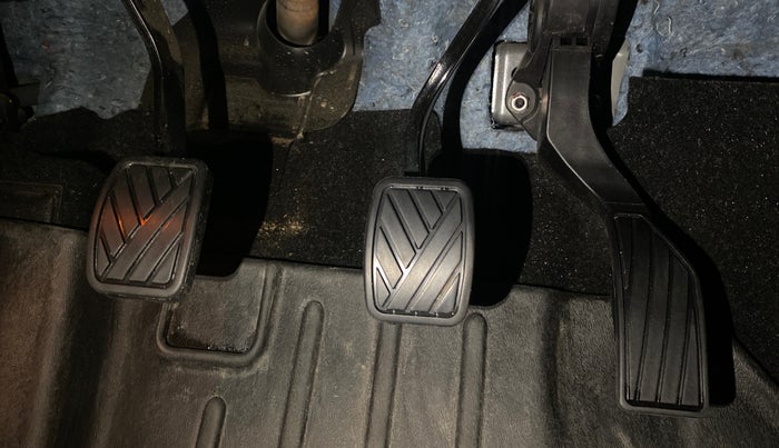 2024 Maruti Grand Vitara DELTA SMART HYBRID, Petrol, Manual, 9,386 km, Pedals