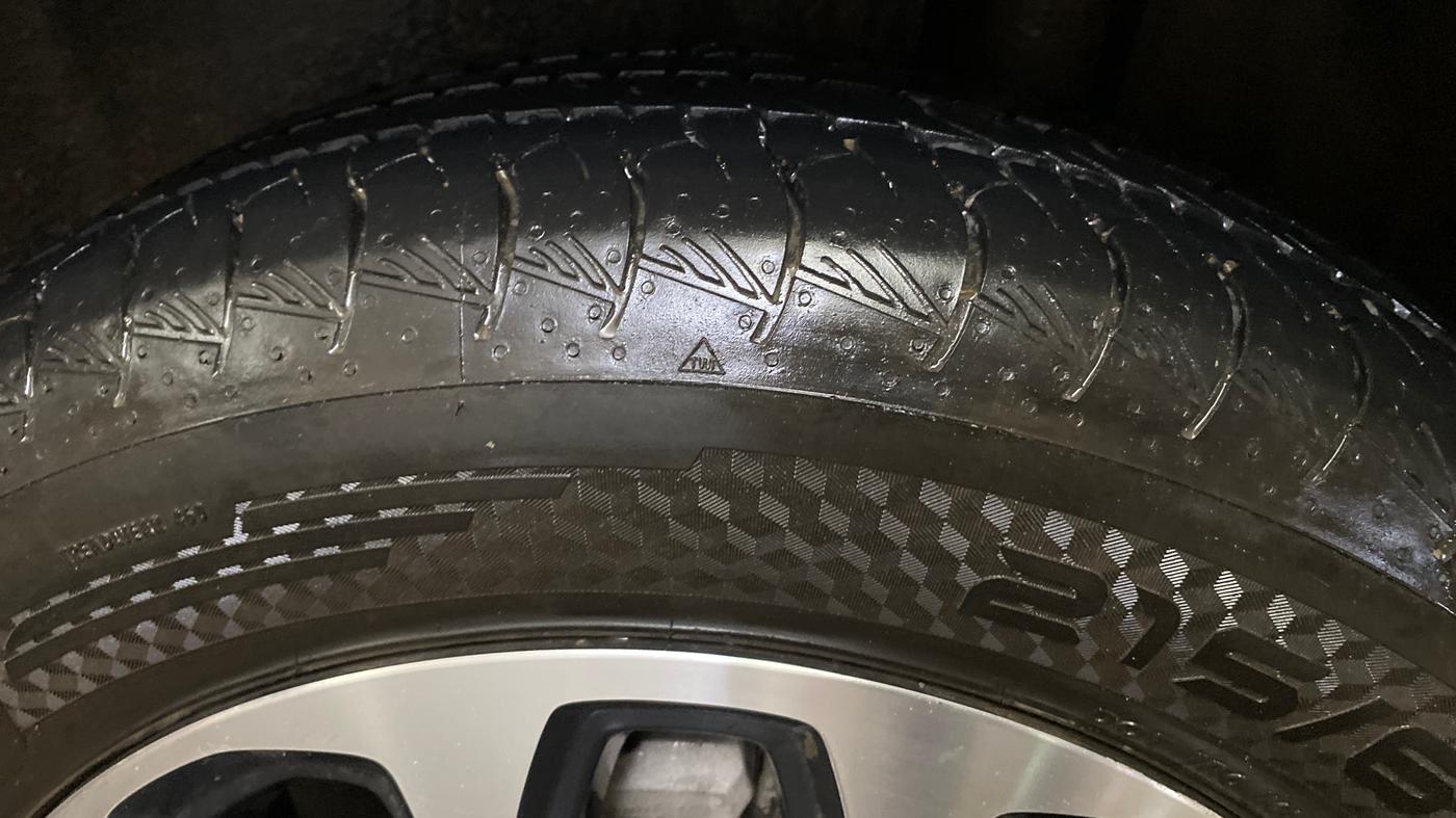 2024 Maruti Grand Vitara DELTA SMART HYBRID, Petrol, Manual, 8,712 km, Left Rear Tyre Tread