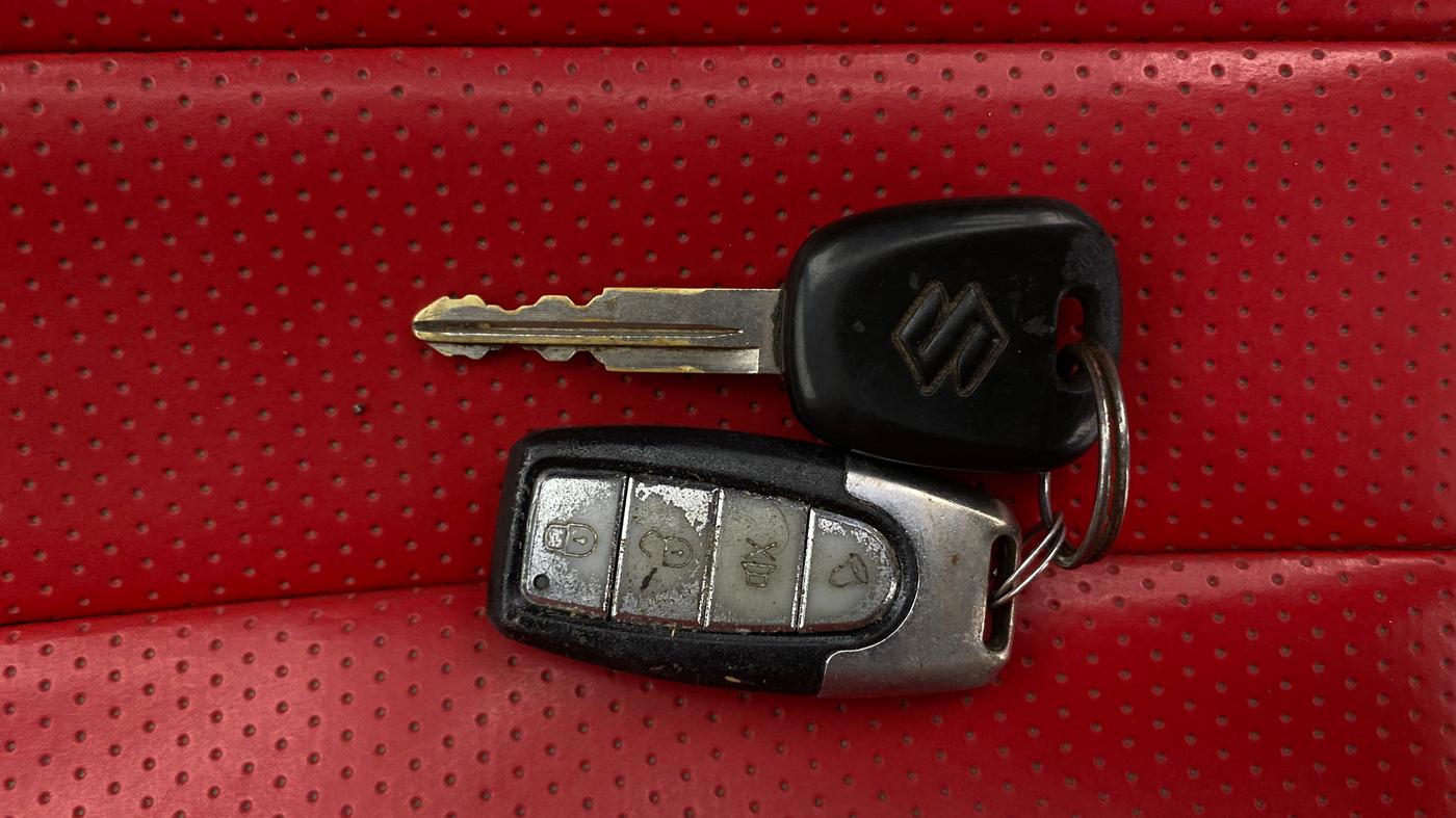 2017 Maruti Alto 800 LXI, Petrol, Manual, 77,634 km, Key Close Up