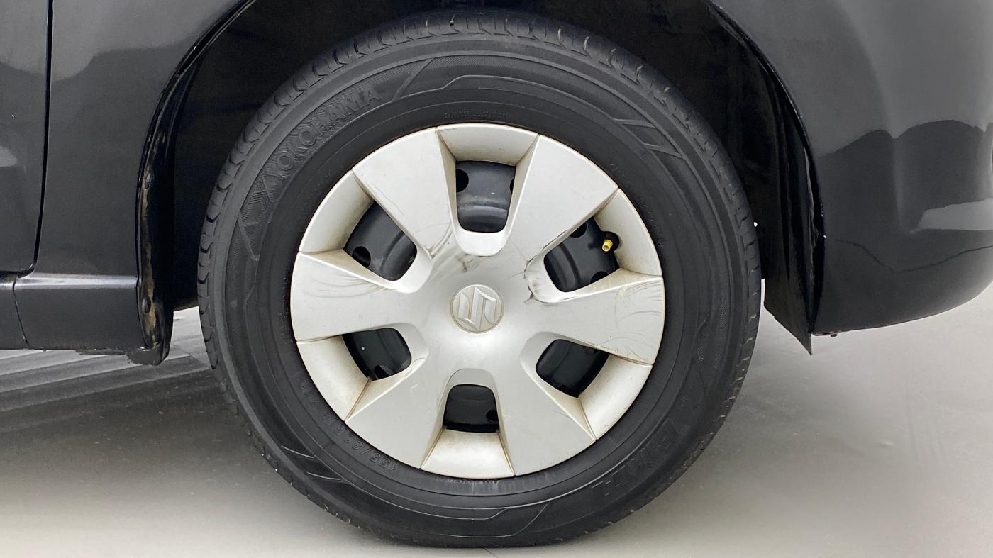 2010 Maruti A Star VXI, Petrol, Manual, 42,085 km, Right Front Wheel