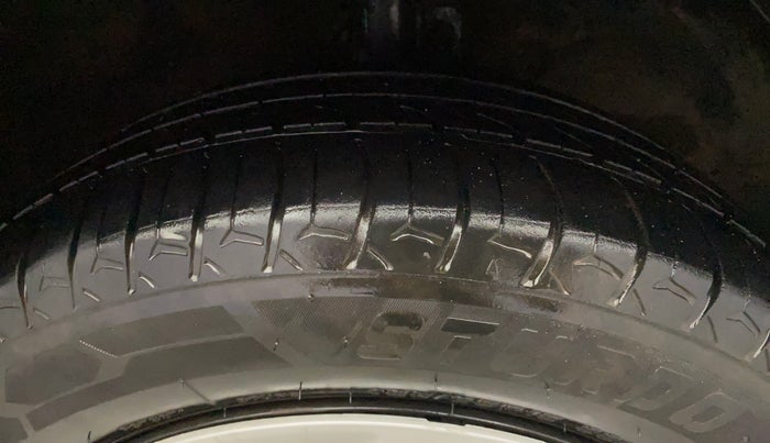 2021 Maruti Ertiga VXI CNG, CNG, Manual, 54,675 km, Right Front Tyre Tread