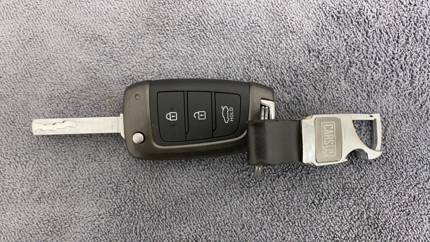 2018 Hyundai Verna 1.6 VTVT SX, Petrol, Manual, 56,462 km, Key Close Up
