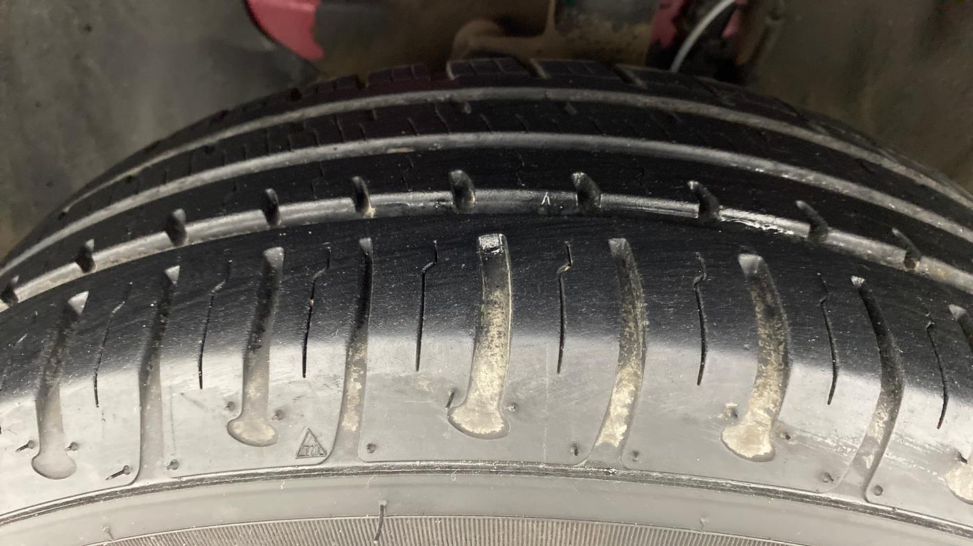2019 Hyundai Elite i20 MAGNA+ VTVT, Petrol, Manual, 17,512 km, Left Front Tyre Tread