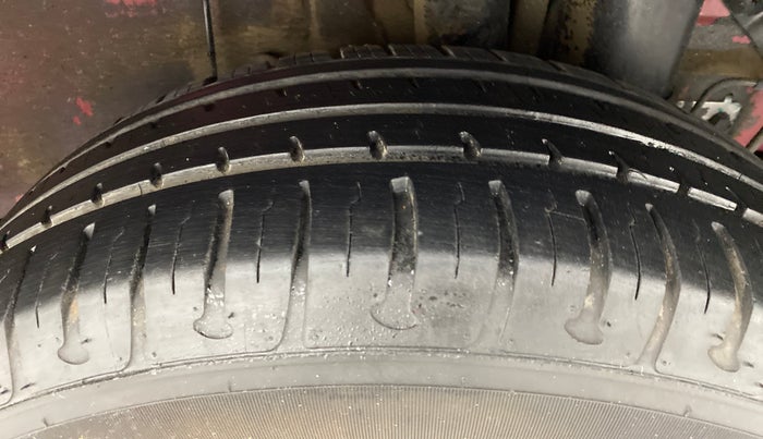 2019 Hyundai Elite i20 MAGNA+ VTVT, Petrol, Manual, 17,512 km, Left Rear Tyre Tread