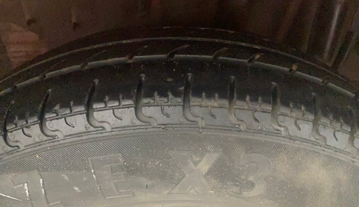 2017 Tata Tiago XE PETROL, CNG, Manual, 96,208 km, Left Rear Tyre Tread
