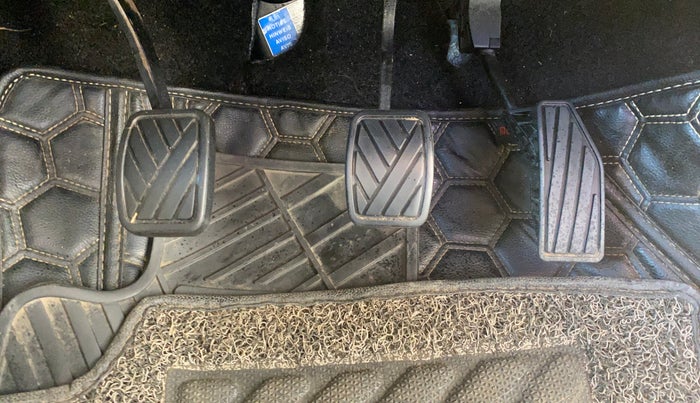 2019 Maruti Baleno DELTA PETROL 1.2, Petrol, Manual, 77,111 km, Pedals