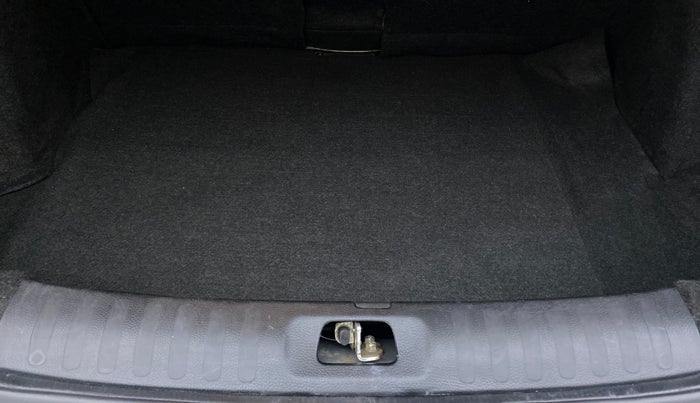 2014 Maruti Swift Dzire VXI, Petrol, Manual, 40,452 km, Boot Inside
