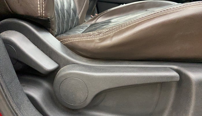 2019 Nissan Kicks XV PREMIUM (O) DIESEL, Diesel, Manual, 71,665 km, Driver Side Adjustment Panel