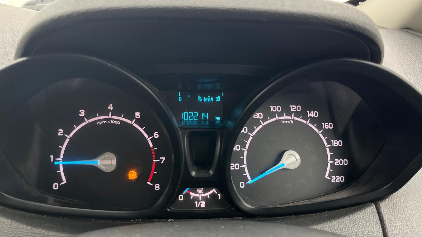 2016 Ford Ecosport TREND 1.5L PETROL, Petrol, Manual, 1,02,201 km, Odometer Image