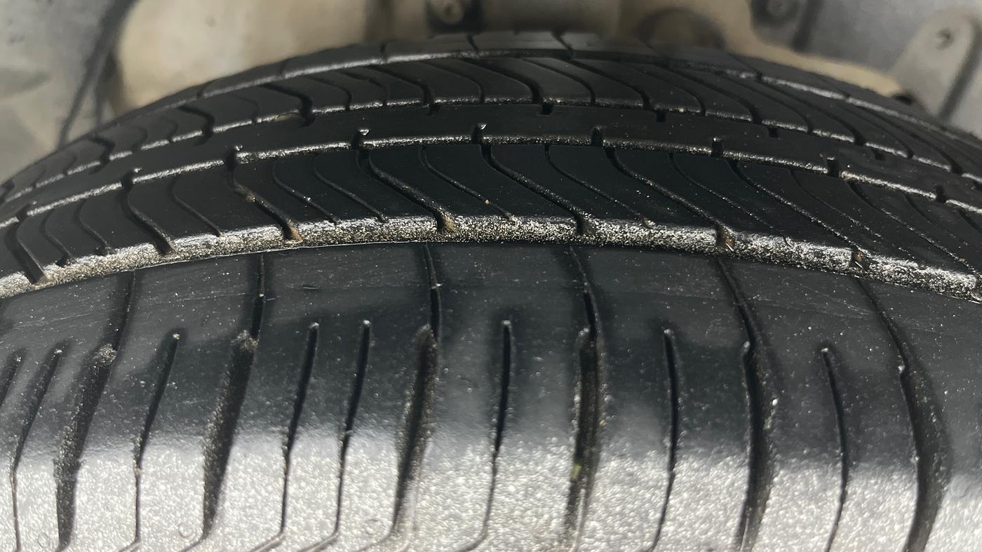 2016 Ford Ecosport TREND 1.5L PETROL, Petrol, Manual, 1,02,201 km, Right Front Tyre Tread