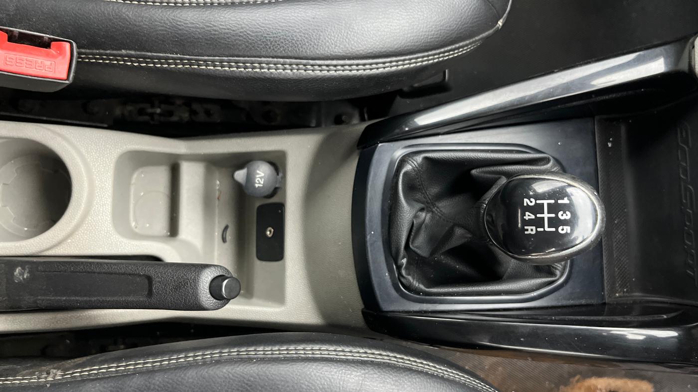 2016 Ford Ecosport TREND 1.5L PETROL, Petrol, Manual, 1,02,201 km, Gear Lever