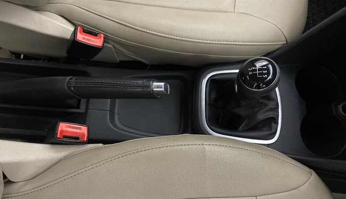 2014 Volkswagen Polo HIGHLINE1.2L, Petrol, Manual, 74,715 km, Gear Lever