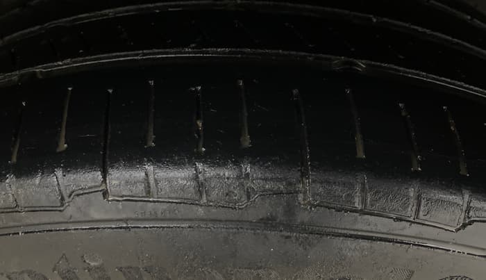 2014 Volkswagen Polo HIGHLINE1.2L, Petrol, Manual, 74,715 km, Left Rear Tyre Tread
