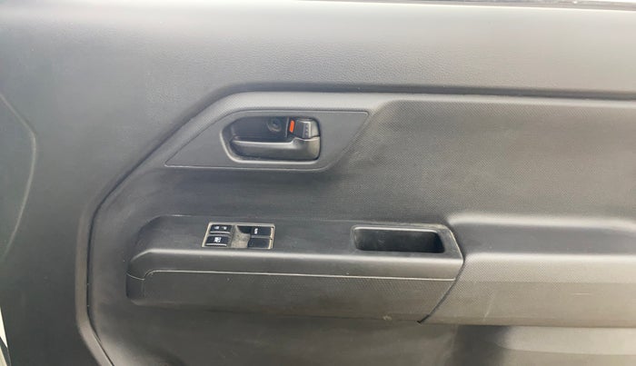 2021 Maruti New Wagon-R LXI CNG 1.0, CNG, Manual, 88,917 km, Driver Side Door Panels Control