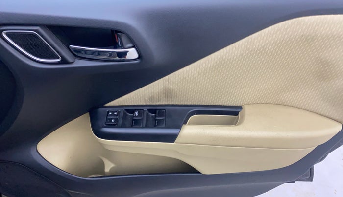 2018 Honda City 1.5L I-VTEC V MT, Petrol, Manual, 1,28,745 km, Driver Side Door Panels Control