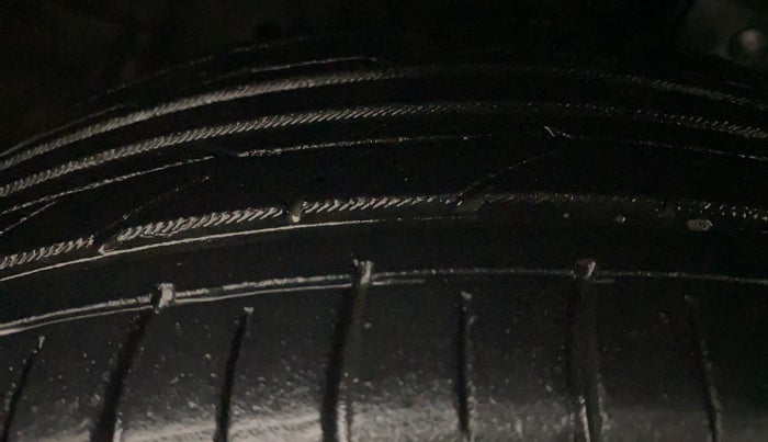 2018 Honda City 1.5L I-VTEC V MT, Petrol, Manual, 1,28,745 km, Right Front Tyre Tread