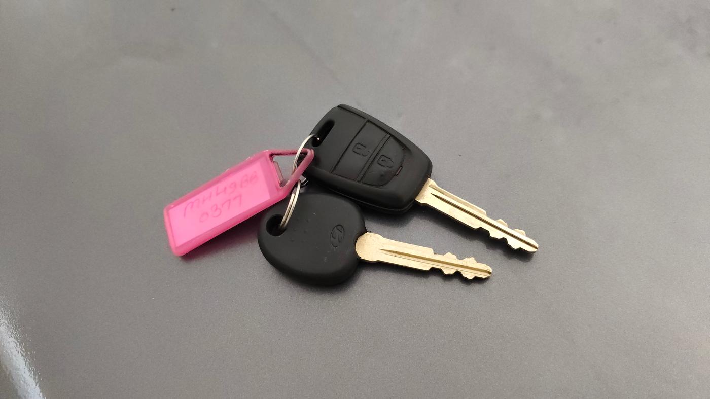 2018 Hyundai Grand i10 SPORTZ AT 1.2 KAPPA VTVT, Petrol, Automatic, 18,286 km, Key Close Up