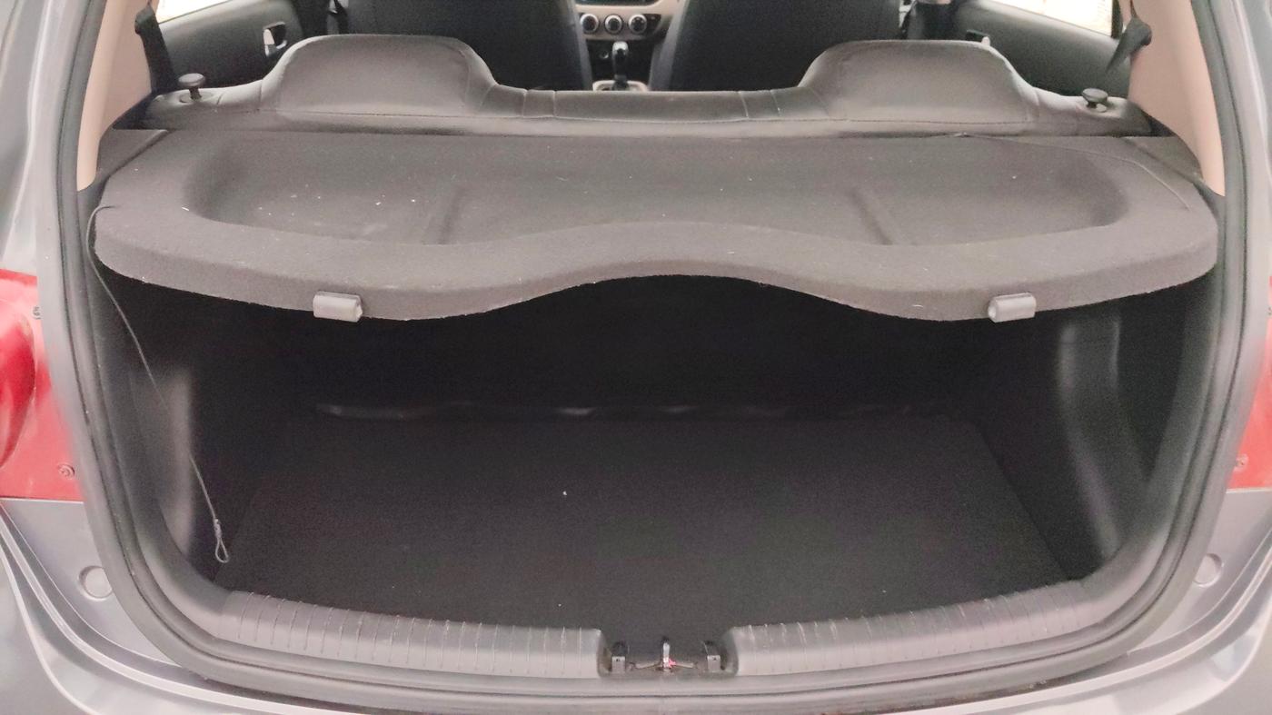 2018 Hyundai Grand i10 SPORTZ AT 1.2 KAPPA VTVT, Petrol, Automatic, 18,286 km, Boot Inside