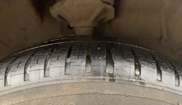 2014 Maruti Celerio VXI AMT, Petrol, Automatic, 89,619 km, Right Front Tyre Tread