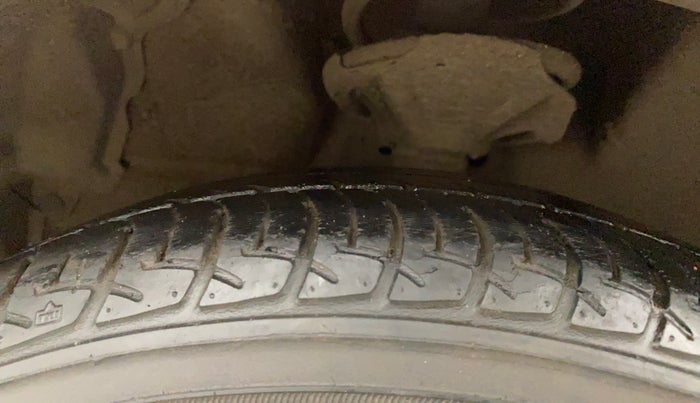2014 Maruti Celerio VXI AMT, Petrol, Automatic, 89,619 km, Left Front Tyre Tread