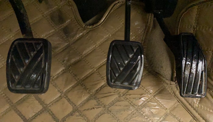 2022 Maruti Dzire ZXI CNG, CNG, Manual, 30,011 km, Pedals