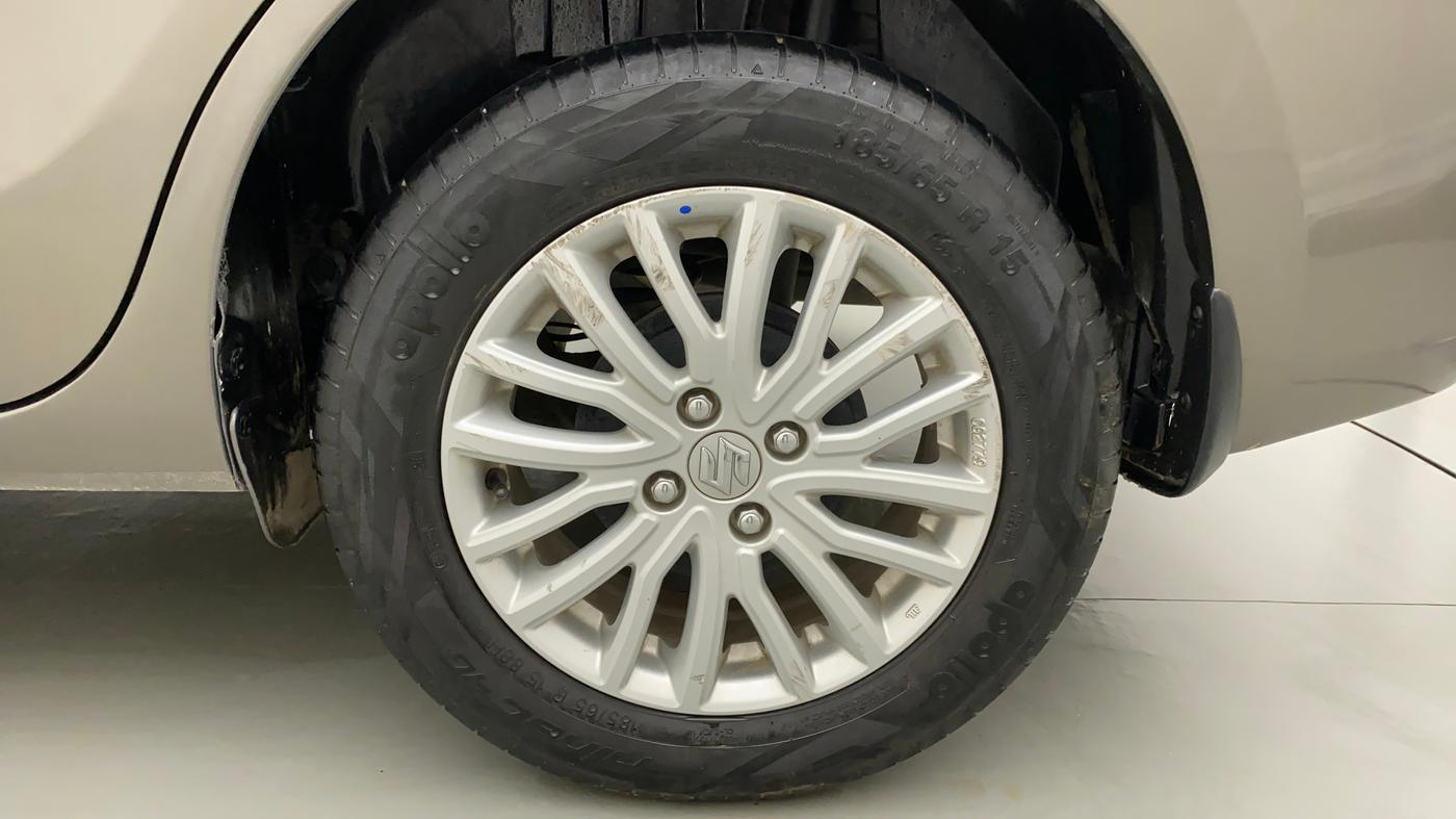 2022 Maruti Dzire ZXI CNG, CNG, Manual, 30,011 km, Left Rear Wheel