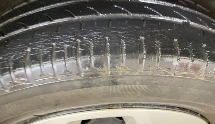 2017 Tata Tiago XT PETROL, Petrol, Manual, 28,677 km, Right Front Tyre Tread