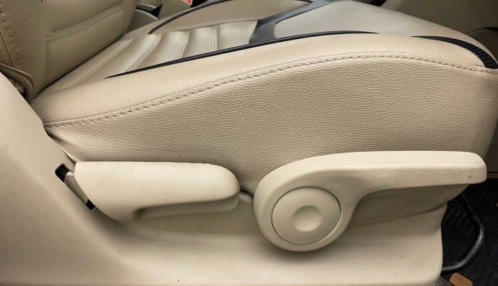 2018 Maruti Ciaz ZETA 1.4 VVT AMT, Petrol, Automatic, 39,176 km, Driver Side Adjustment Panel